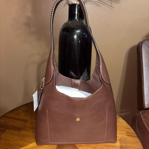 Chic Brown Leather Shoulder Bag - Picture 1 of 2